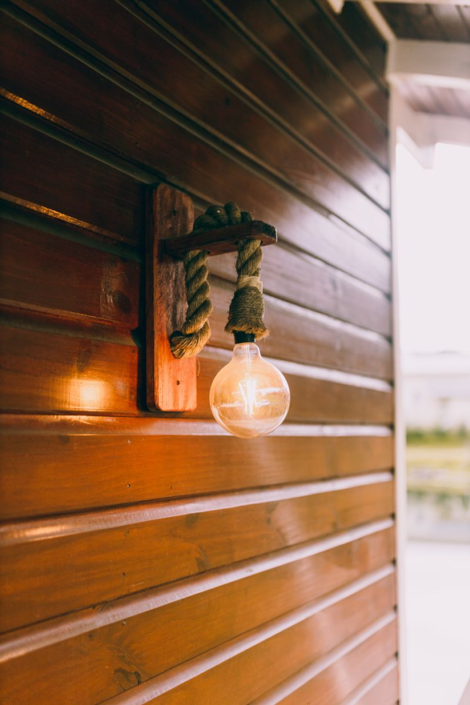 Warm DIY wall light with rope and Edison bulb