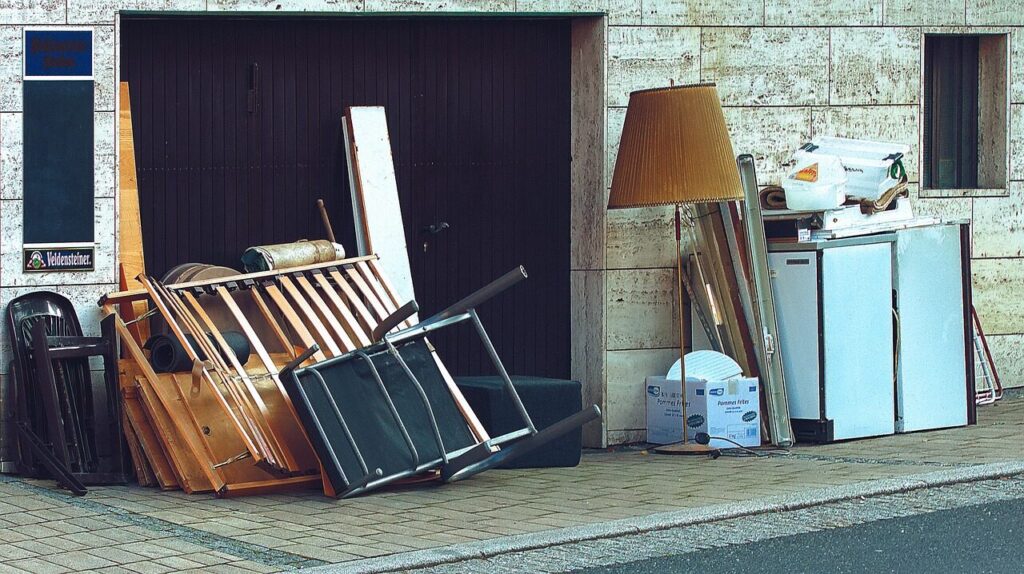 bulky waste, retired, furniture, obsolete, domestic appliances, thrown away, outdoors, lumber, mucking out, old, unsightly, defect, broken, worthless, removal, old furniture, electrical appliances, recyclables, bulky waste, bulky waste, bulky waste, bulky waste, bulky waste, old furniture, old furniture, old furniture